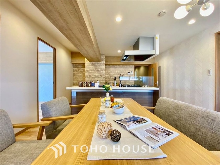 内装 【LIVING】◆家族◆愛する家族を一目で見渡せる。家族が集う空間。永遠に続く幸せな毎日を、ここで。