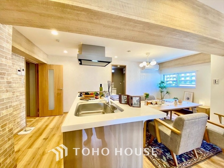 内装 【LIVING】◆simple is best◆無駄のない綺麗なつくりのリビングルーム。