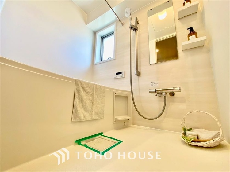 風呂 【BATHROOM】◆プライベートな空間◆simpleだからrelaxできるんです。こころもからだもキレイさっぱり。