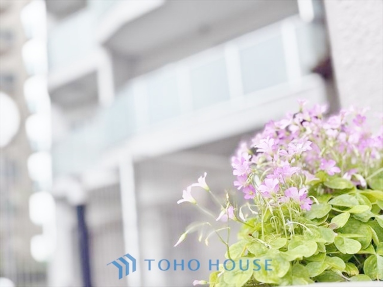 外観 ◆水面に映る◆紅葉を纏った山々を眺め、美しさのあまり感嘆のため息を漏らした事は無いだろうか。いつしか忘れかけていた自然の美しさと力強さを思い出させてくれる、そんな景色がここにもある。