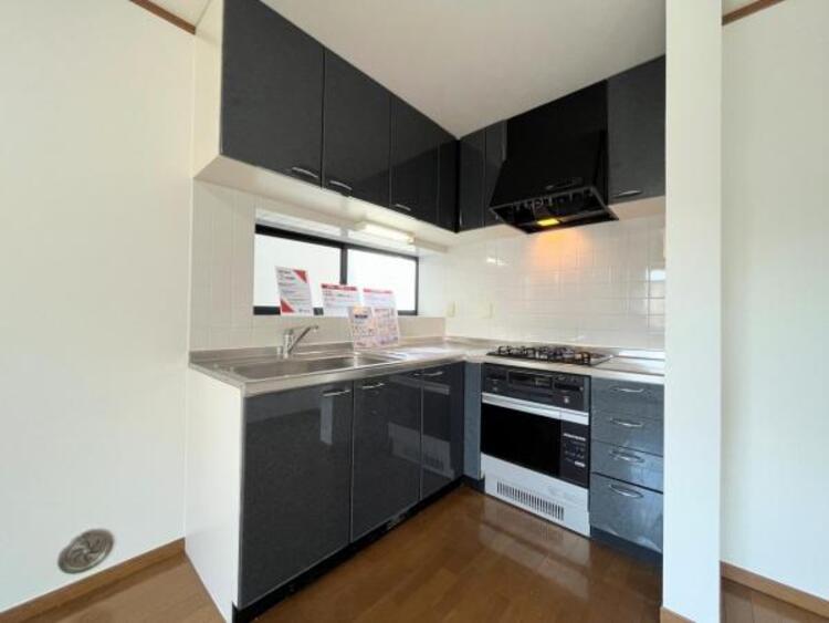 その他 ●〇家族で並んでクッキング。皆でわいわい楽しく作るお料理は愛情たっぷりのごちそうに。キッチンで過ごす家族時間は大人になっても心に残る素敵なオンリーワンの思い出に。食後の片付けも苦にならない空間です〇●