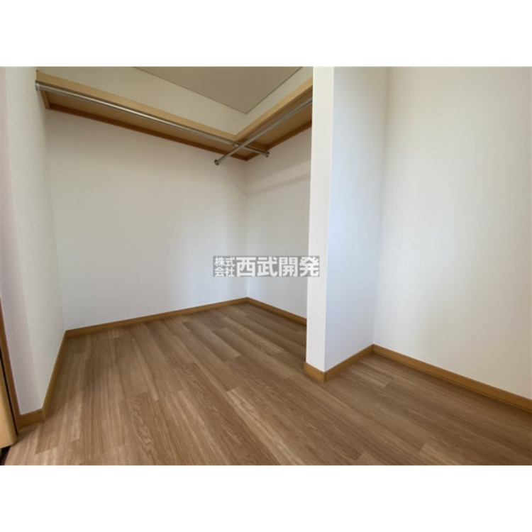 収納 ２階洋室備え付けのクローゼット