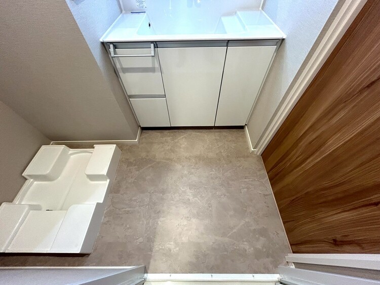 その他 十分な広さの脱衣所。