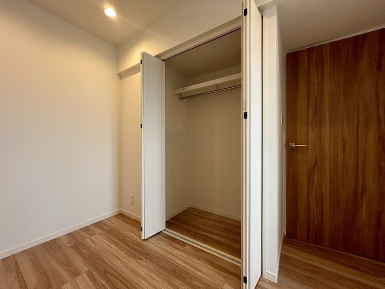 その他 収納スペースが付いていて、お部屋を広く使っていただけます。