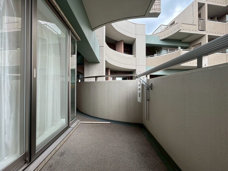 その他 朝の澄んだ空気や、夕方に吹く清々しい風を感じられるバルコニー。