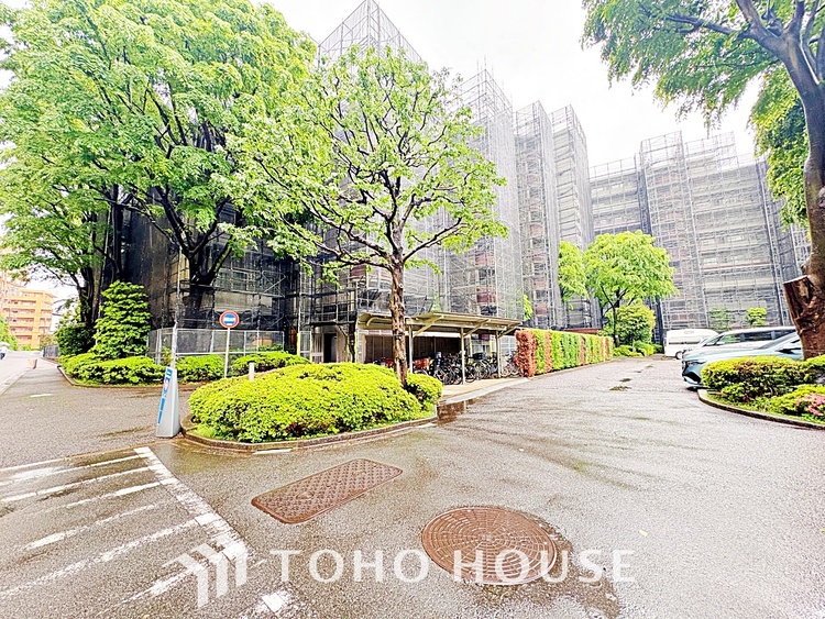 外観 漂う上質な空気感、マンションに入れば「おかえりなさい」と笑顔で迎えてくれるエントランス。最良の心配りを感じるマンションでした。