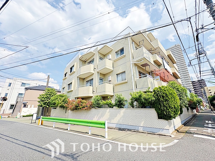 外観 漂う上質な空気感、マンションに入れば「おかえりなさい」と笑顔で迎えてくれるエントランス。最良の心配りを感じるマンションでした。