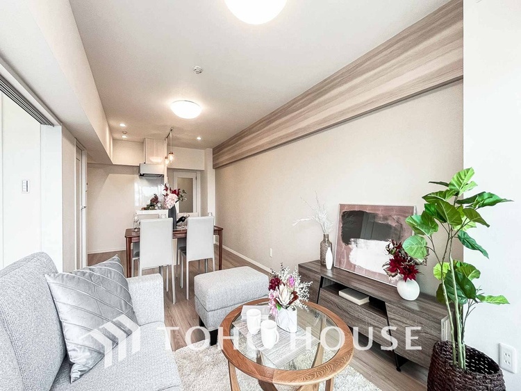 内装 広がりのある住空間、家族が集まるリビング・ダイニング