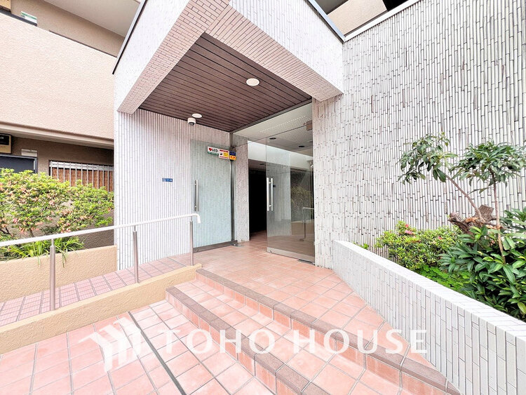 エントランス マンション入り口