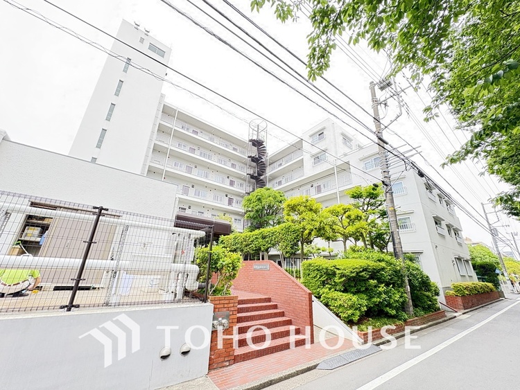 外観 〜「大倉山」駅徒歩10分〜家具付きリノベーション3LDK〜南西向きのため陽当り良好〜