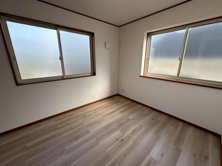 内装 2面採光の明るく風通しの良いお部屋です！ 