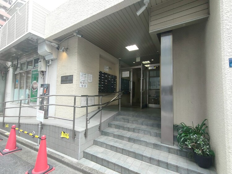 その他 上質感漂う玄関アプローチです。