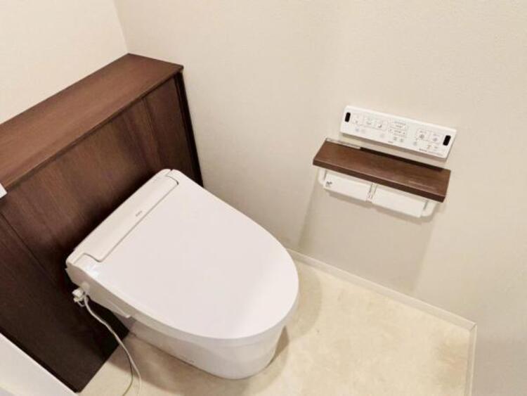 トイレ 清潔感をモチーフにしており広々とした空間を実現しております。