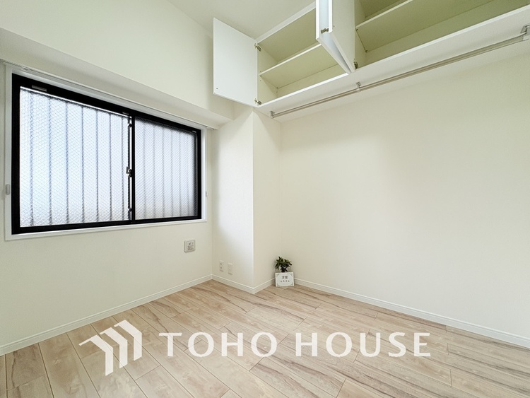 内装 シンプルですっきりとした室内は飽きのこない居心地の良い雰囲気