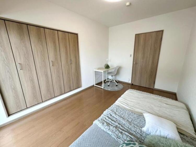 内装 各居室収納がありご家族ごとのアイテムをすっきりとしまえます