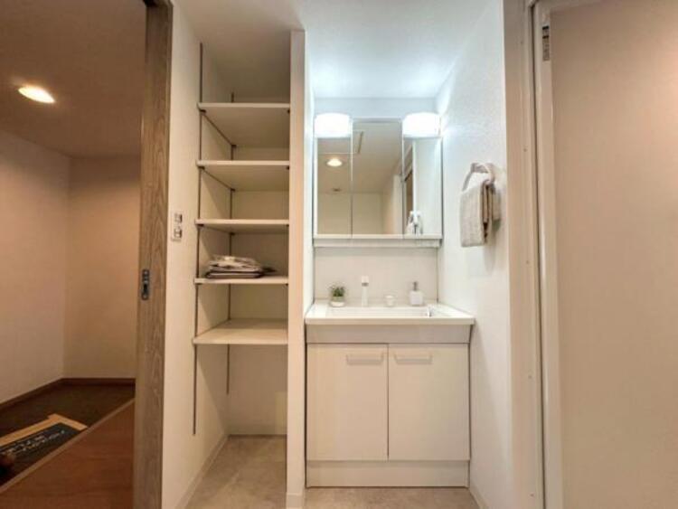 洗面 耐水性が高くお掃除が快適なクッションフロア採用の洗面室です