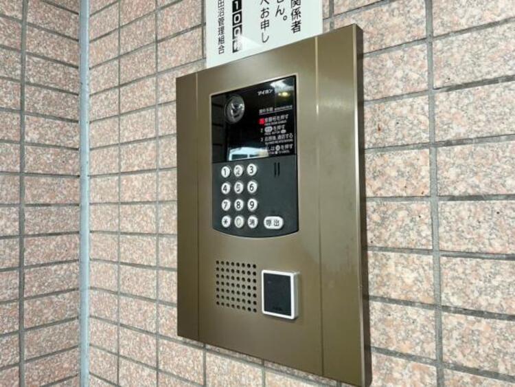 設備 オートロックにつき遅い時間のご帰宅やお子様のお留守番も安心です