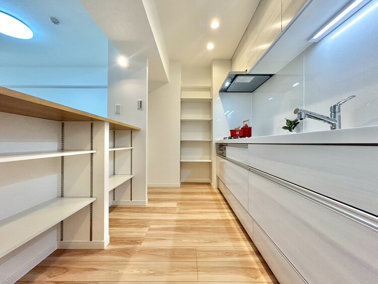 キッチン 洗練されたスタイリッシュなデザイン性と使いやすさを備えた仕様。