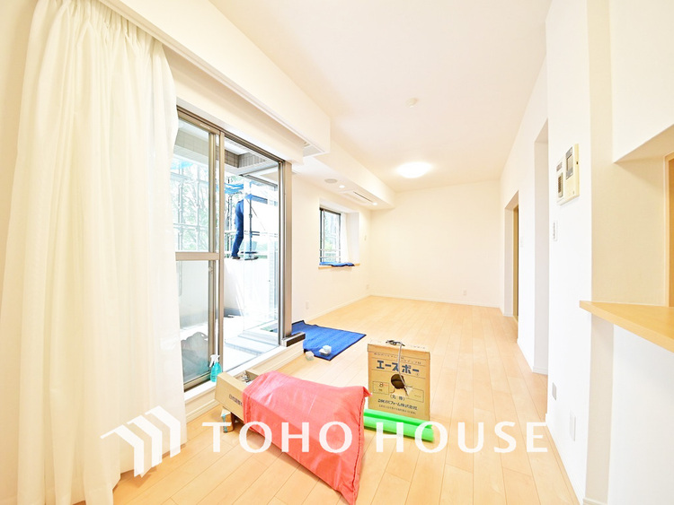 内装 広がりのある住空間、家族が集まるリビング・ダイニング