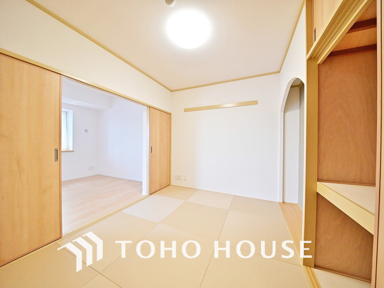 内装 シンプルですっきりとした室内は飽きのこない居心地の良い雰囲気