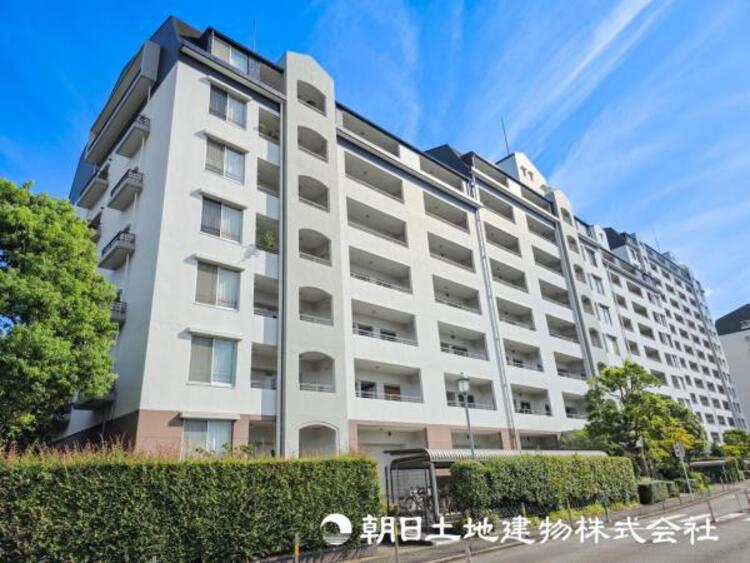 外観 【外観・立地】時間のゆとりと空間、暖かな陽光がもたらす光と風を独占してください。ここから新しい暮らしが始まります。