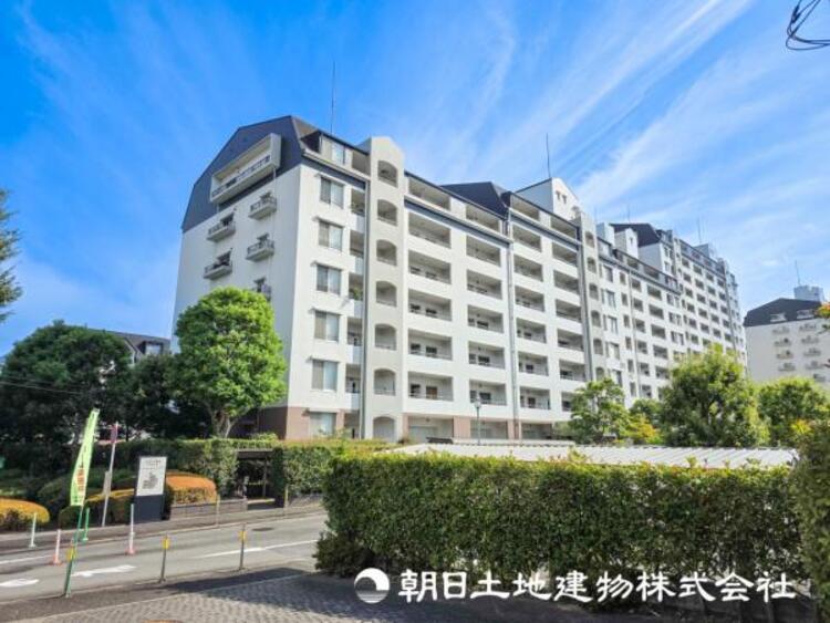 外観 【外観・立地】その家から感じられる、気品・上質・重厚感・極細やかさ、そのすべては見た者に安らぎを与える特別な空間です。