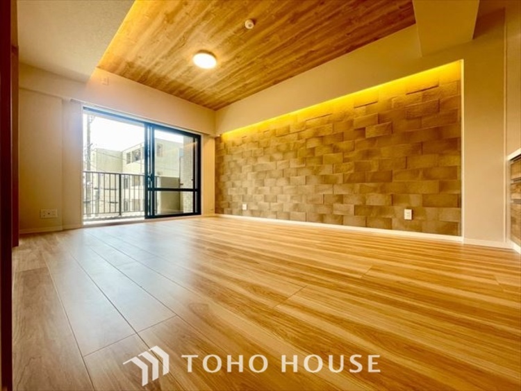 内装 【LIVING】◆眩い◆光が燦々と入り、家族の笑顔を照らす。「いつまでも続いて」と願う夢のような毎日がここにある。