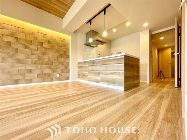 内装 【LIVING】◆陽光◆が差し込む。この開放的なLDKに家族の笑顔が集う。家族が一緒に過ごす空間は明るく、そして居心地よく。