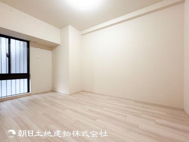 内装 【洋室】一人時間を快適にすごせるように、落ち着いて過ごせる癒しと寛ぎの空間が欲しい。そんな願いを叶えました。