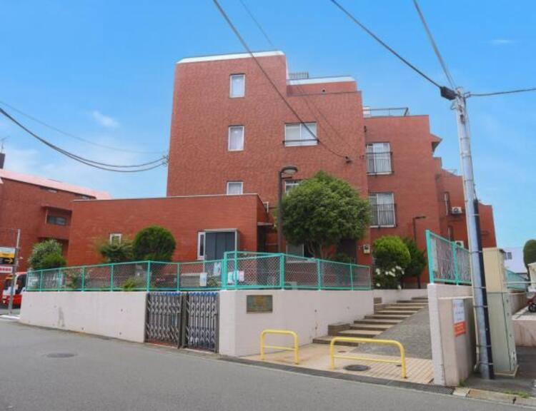 外観 駅徒歩14分。安らぎの日々のために最新の設備・仕様を採用しました。笑顔の毎日をお過ごしください。