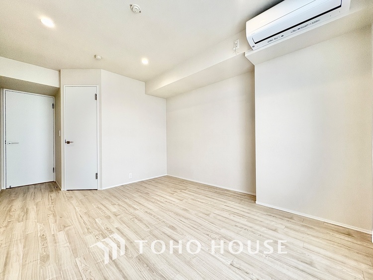 内装 ◆時を忘れる場所◆ここにはみんなが集い、食事と楽しい会話が始まる。話に夢中になりすぎて、ついつい時を忘れ夜半過ぎになってしまう。そんな束の間の幸せを感じさせてくれる場所でありたい。