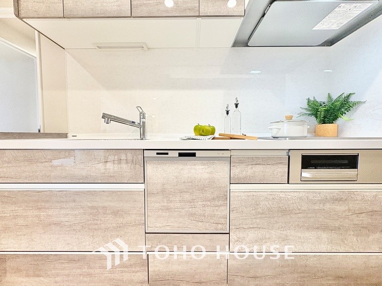 キッチン 【cooking papa is here】料理が苦手な人でも、チャレンジしてみたくなるワイドスパンのキッチン。家族の食卓がここから始まる。