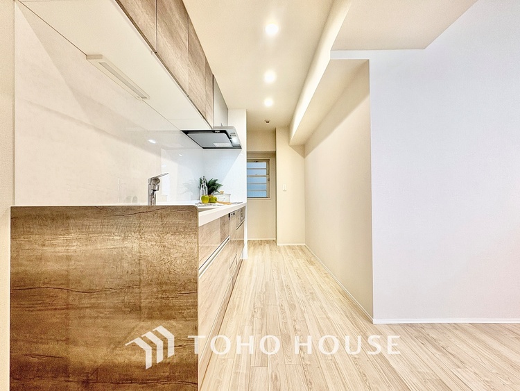 キッチン 【cooking papa is here】料理が苦手な人でも、チャレンジしてみたくなるワイドスパンのキッチン。家族の食卓がここから始まる。