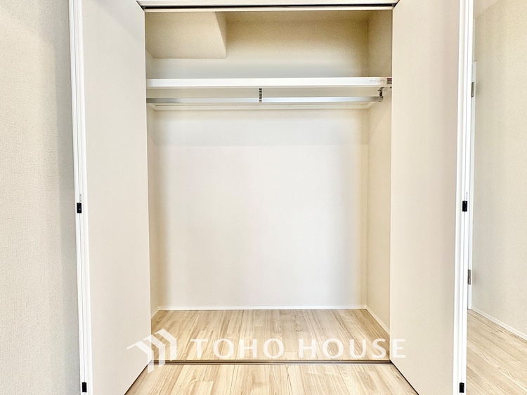 収納 【a closet full of dreams】しまいきれない思い出はクローゼットに。いつでも取り出せる広さが生活を彩る。