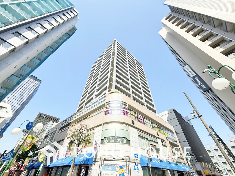 外観 〜「川崎」駅より徒歩圏内〜19階最上階角部屋につき陽当り・通風・眺望良好〜敷地内にスーパーあり〜