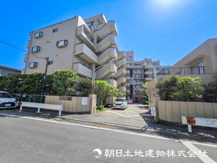 外観 【外観・立地】時間のゆとりと空間、暖かな陽光がもたらす光と風を独占してください。ここから新しい暮らしが始まります。