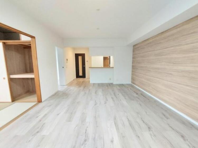 居間 約14.2帖のLDKはご家族くつろぎの空間