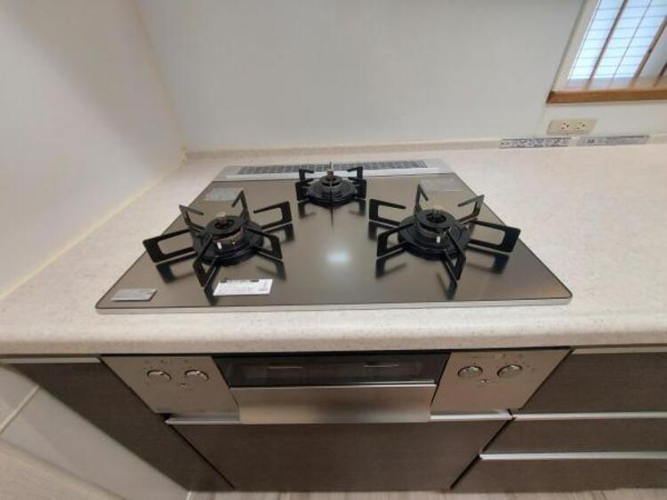 キッチン 新規交換のコンロで手際お料理お料理