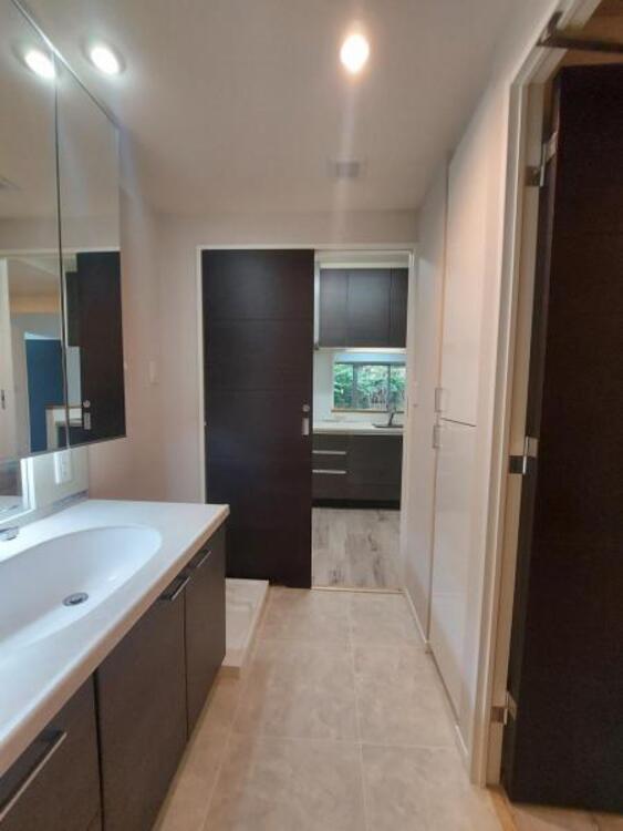 洗面 洗面所は2WAYで家事ラク動線