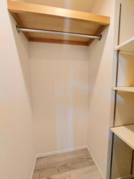 収納 ファミリークローゼット