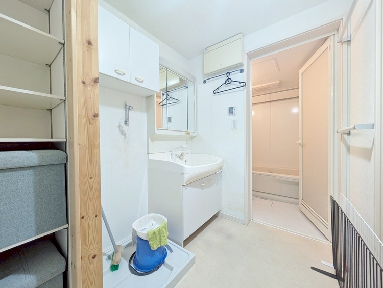 洗面 清潔感と心地よさを重視した、上質感漂うパウダールーム。