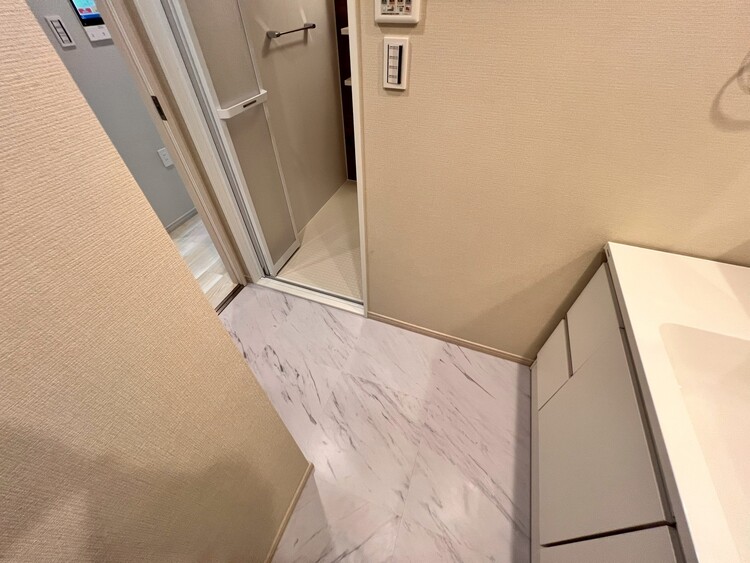 その他 十分な広さの脱衣所。