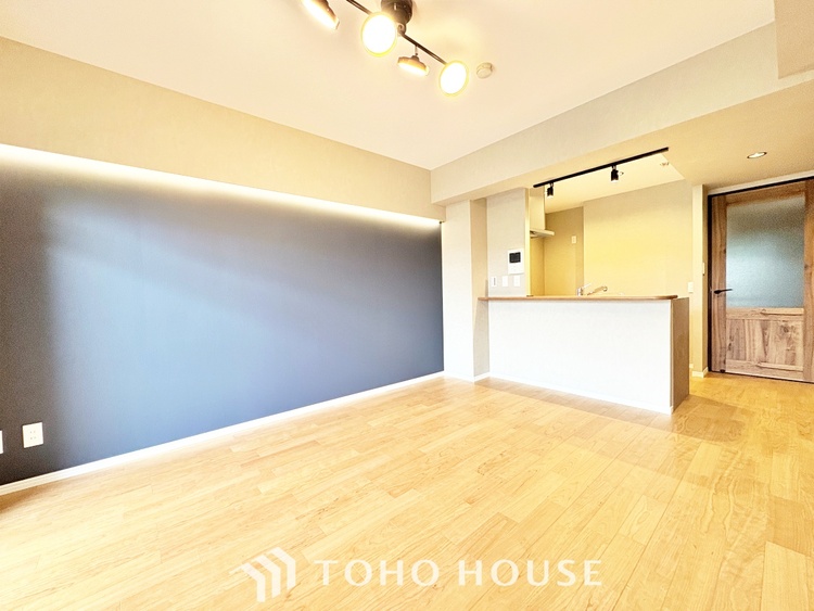 内装 【LIVING】◆眩い◆光が燦々と入り、家族の笑顔を照らす。「いつまでも続いて」と願う夢のような毎日がここにある。