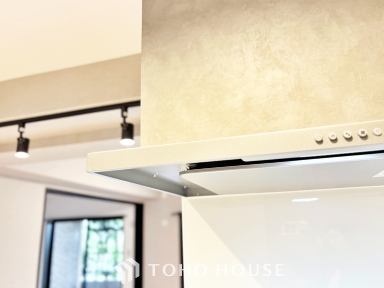 その他 【KITCHEN】◆開放的◆後片付けが楽なシステムキッチン。収納スペースの充実！