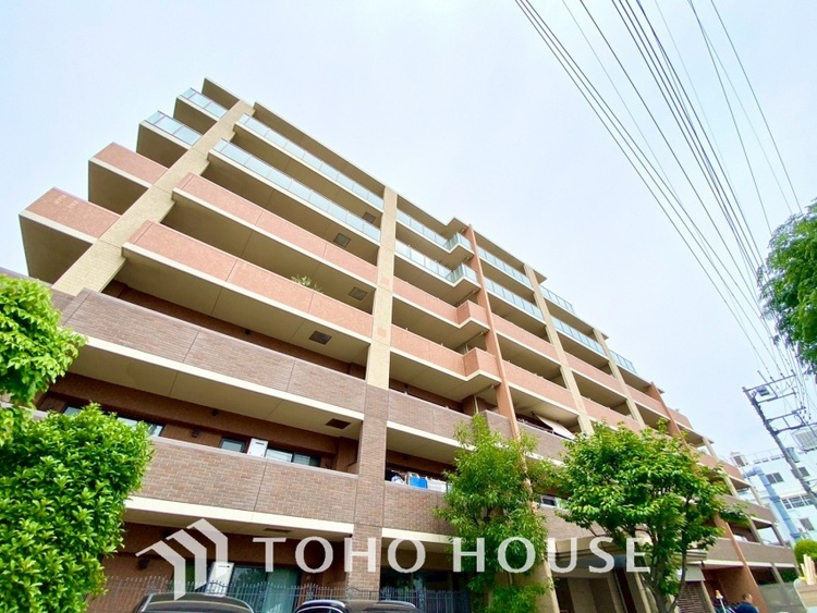外観 漂う上質な空気感、マンションに入れば「おかえりなさい」と笑顔で迎えてくれるエントランス。最良の心配りを感じるマンションでした。