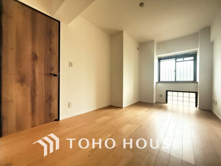 内装 シンプルですっきりとした室内は飽きのこない居心地の良い雰囲気