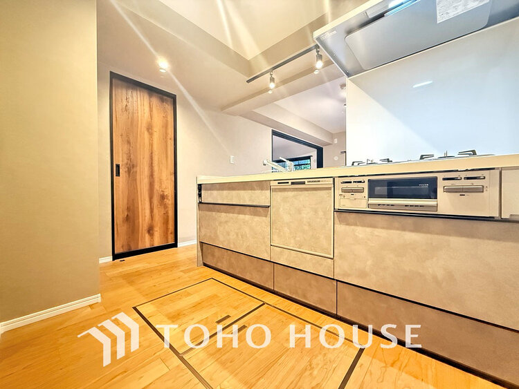 キッチン シンプルな部屋の雰囲気に溶け合うナチュラルキッチン