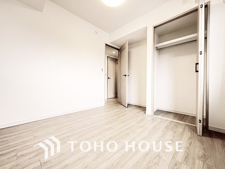 内装 シンプルですっきりとした室内は飽きのこない居心地の良い雰囲気