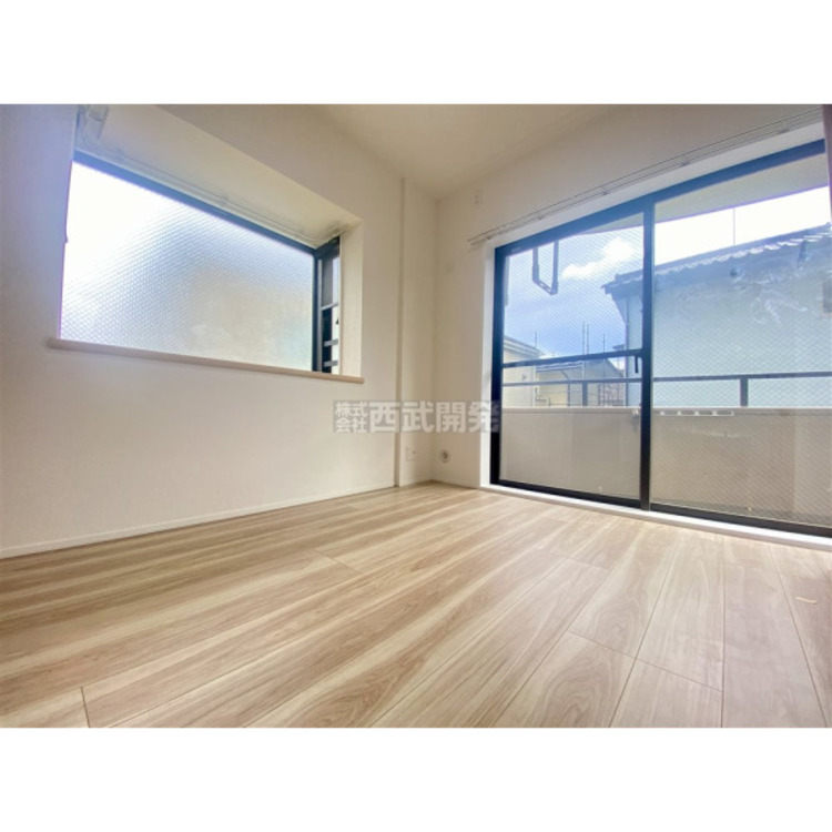 内装 穏やかな日差しと心地よい風が吹き抜ける窓配置