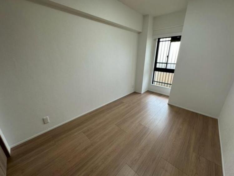 内装 子供部屋にぴったりな洋室。明るい空間で成長を見守ります 